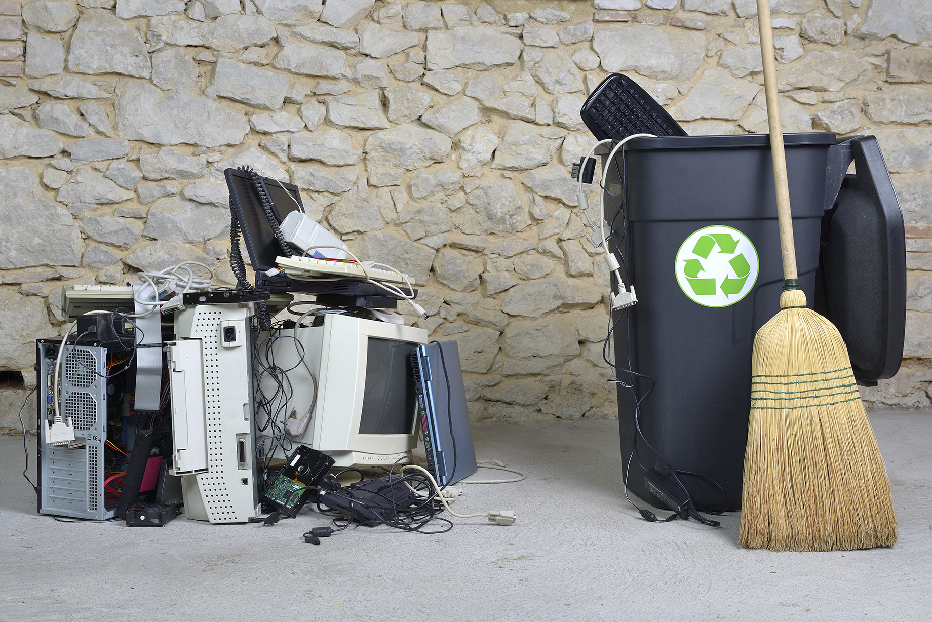 Thousand Oaks storage shares a place to recycle your electronics. 