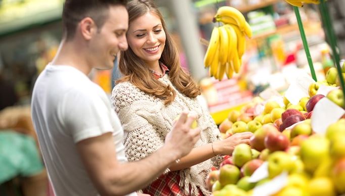 Couple meets at Grocery store